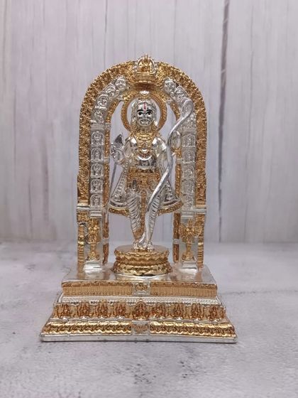 A dual-tone version of the Ayodhya Ram Lalla idol, combining silver and gold plating for a unique and shandaar look.