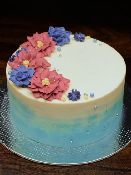 Amritha - Custom Celebration Cakes Floral & Buttercream Artistry photo 12