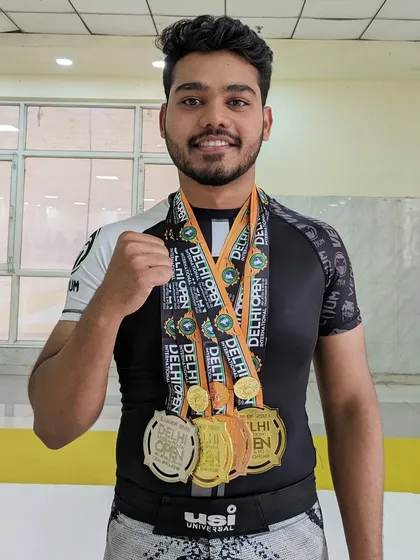 Ayaan loaded with his four medals from the SJJIF Delhi Open. Two golds, a silver, and a bronze. An absolutely stellar performance from one of our top competitors.