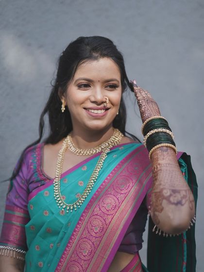 Traditional Engagement & Sakharpuda Looks photo 48