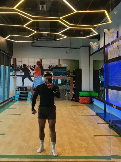 Another gym selfie showing my physique. Consistency in the gym is what leads to these kinds of long-term results.