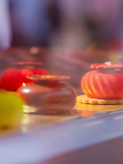 A sweet finale to a perfect event. Our pastry chefs craft exquisite, vibrant desserts that are as beautiful as they are delicious, adding a touch of gastro-art to your dessert station.