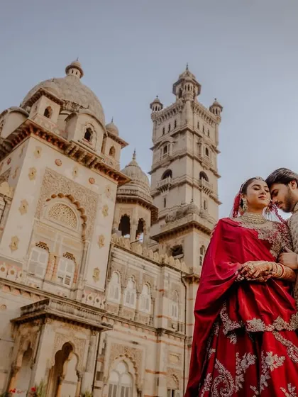 For the fairytale lovers, I create timeless, regal portraits that feel like they are straight out of a storybook, set against the grandeur of palace architecture.