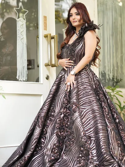 The full-length view of this show-stopping party outfit, with hair and makeup to match.