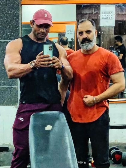 Koi bhi aapke future ke liye zimmedaar nahi hai, sirf aap. Agar successful banna hai toh mehnat karni padegi.