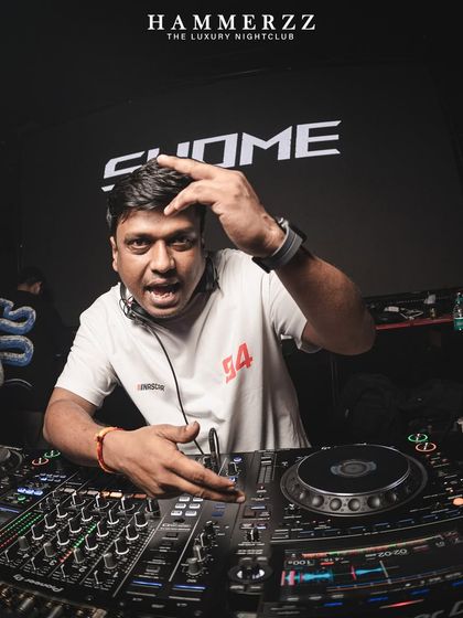 Behind the Decks photo 3