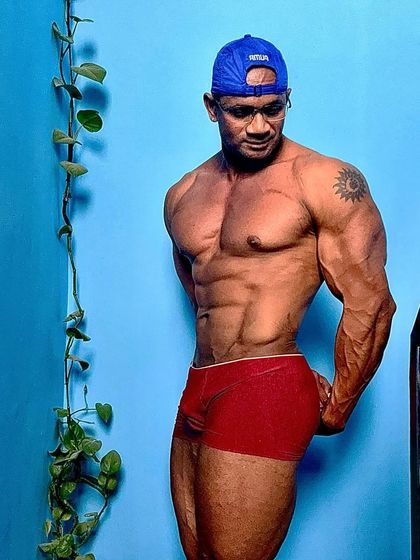 Even storms lose where boats are stubborn. Your willpower is your greatest asset in building the body you want.