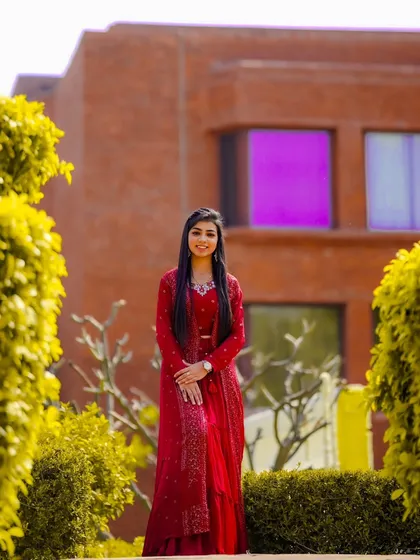 A solo shot from the Maayra event in Agra. I love exploring beautiful venues as part of my musical journey.