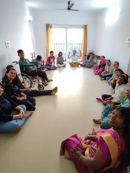 A relaxed, happy gathering during our session with Snehadhara. Our shows are designed to be inclusive and accessible.