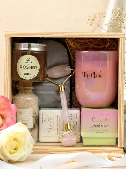 I shot this gift box like a window into calm. Every element is intentionally curated, creating a balanced and harmonious composition that showcases what thoughtful gifting looks like.