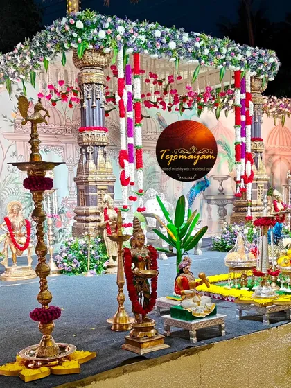 Stage presence isn't just for performers. This shot highlights the impactful layout of brass deities and lamps, creating a seamless storytelling experience.