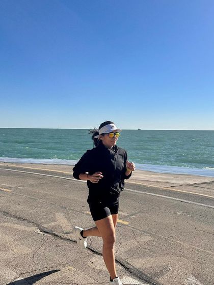 An easy run along the Chicago waterfront before the big day. The sound of the water and the city views were the perfect way to calm the pre-race nerves.
