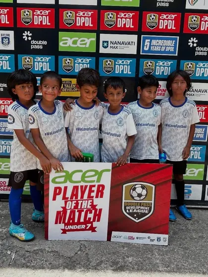 Our U7 team proudly displaying their Player of the Match award. This achievement belongs to the entire Bravo family.