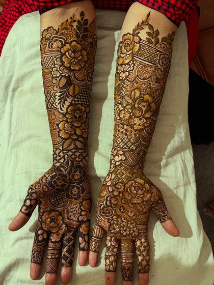 Z4 Studios - Henna Classes & Workshops Signature Floral Henna Workshop photo 7