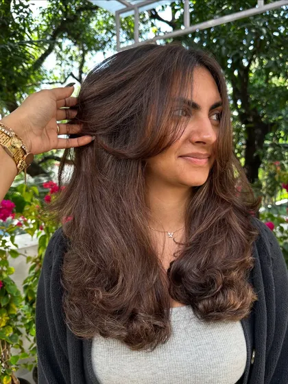 Getting this lovely client 'Uni Ready' with a fresh cut and subtle highlights. I added just enough color to give her hair dimension and shine, keeping it low-maintenance and professional for her studies.