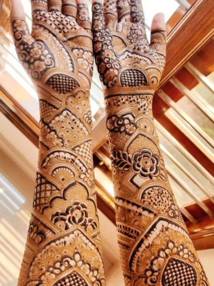Hussaina Mehendi Artist - Bridal Mehendi Intricate Bridal Hands photo 11