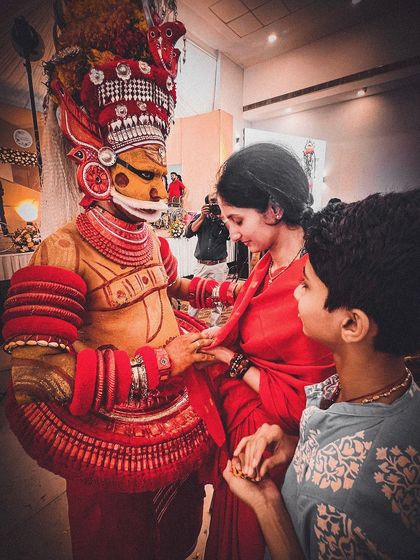 Witnessing the magnificent Muthappan Theyyam ritual in Kerala was a truly humbling experience. In this ancient tradition, the divine speaks to devotees through a human medium. A powerful reminder of the sacred energies that move through our world.