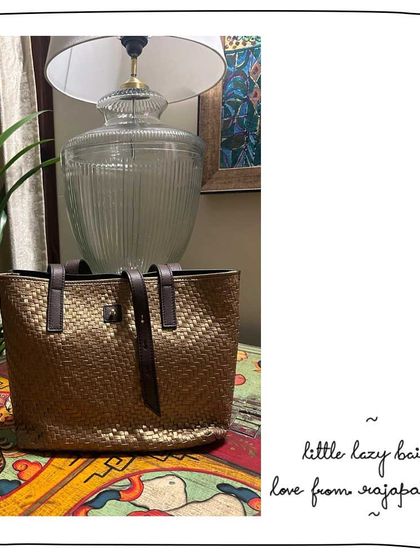 Prasanna from Rajapalayam shared this photo of a Little Lazy Bailey tote in Woven Bronze with Oak handles. A beautiful gift that looks stunning in this setting.