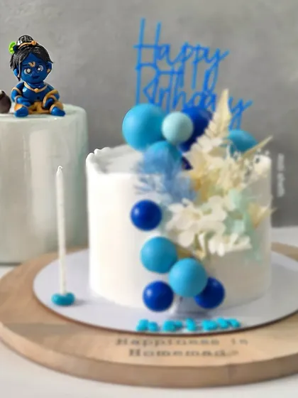 Another angle of the Janmashtami cake, showing the simple elegance of the design. This is my seasonal bestseller, the Frutilicious cake.