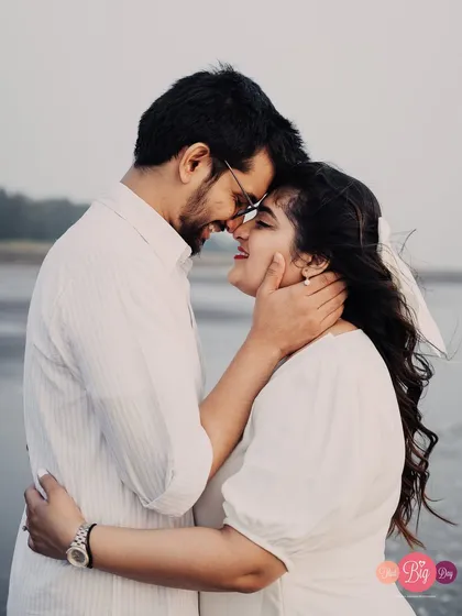 An intimate close-up of Saloni and Shabarish on the beach, lost in their own world. These are the moments we cherish.