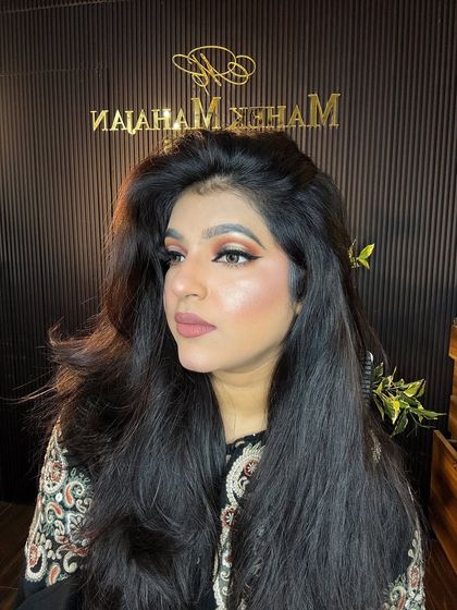 A side profile of the soft glam look, showing the beautiful blend of colors.