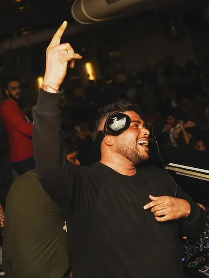 A moment of pure happiness and connection with the music. This is what a great night feels like.