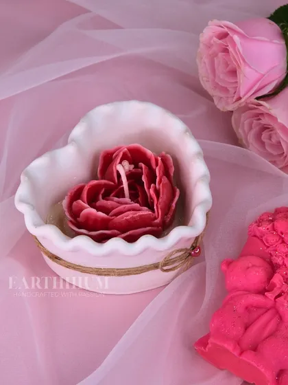 Poured with love, for the season of love. My heart-shaped candles, like this one with a rose inside, are perfect for Valentine's Day.