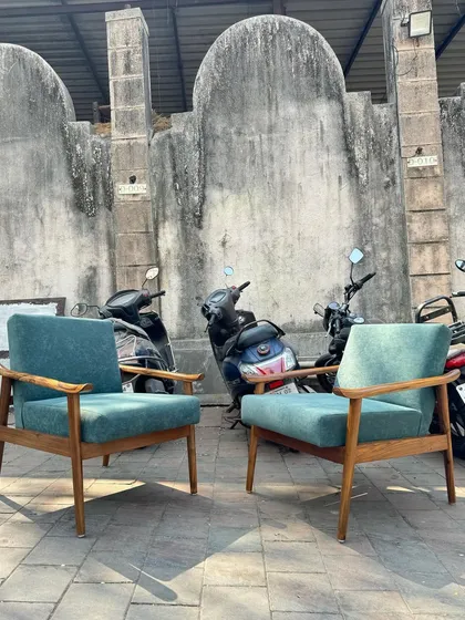 Another shot of the teal lounge chairs.