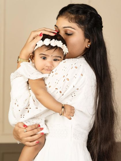 Pooja - Kids & Family Photography The Parent's Embrace photo 20