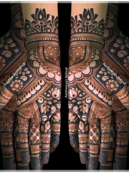 Intricate Bridal Mehndi photo 23