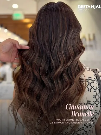 This Cinnamon Brunette look is built on a warm brunette base with rich cinnamon and chestnut tones woven throughout. It’s a perfect color for adding warmth and vibrancy.