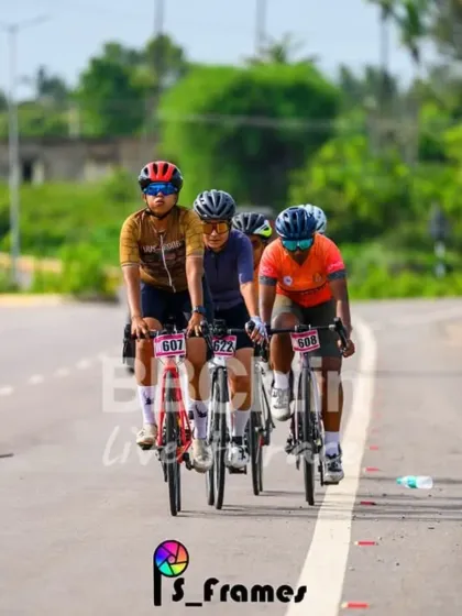 The women's race is in full swing, with riders working together to chase down a breakaway. The tactical element of women's racing is fascinating to watch.