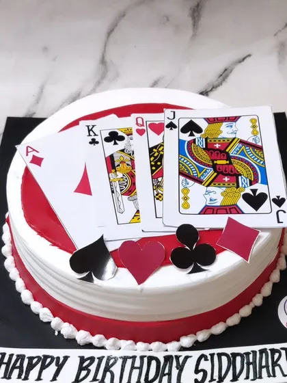 For the "Badshah" of your friend group who loves playing cards. This cake features an edible royal flush.