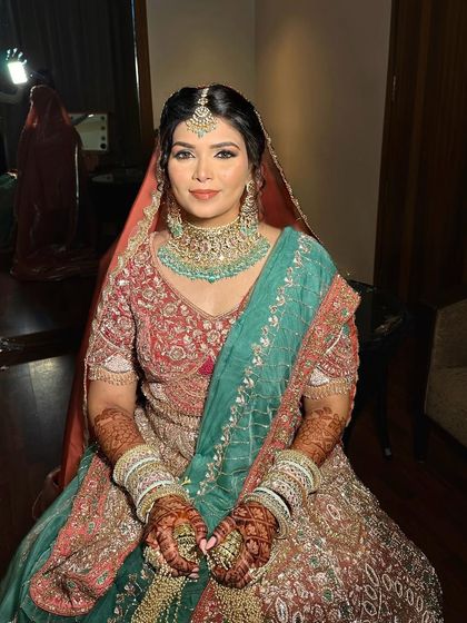 Modern & Pastel Bridal Looks photo 28