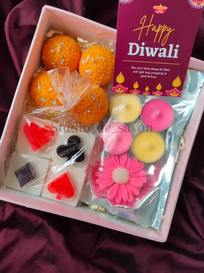 This Diwali hamper is bursting with festive joy. It features my popular Poker soap set, four Motichoor Laddoo candles, and a Daisy wax melt with tealights. It’s a complete sensory experience to light up your celebrations.
