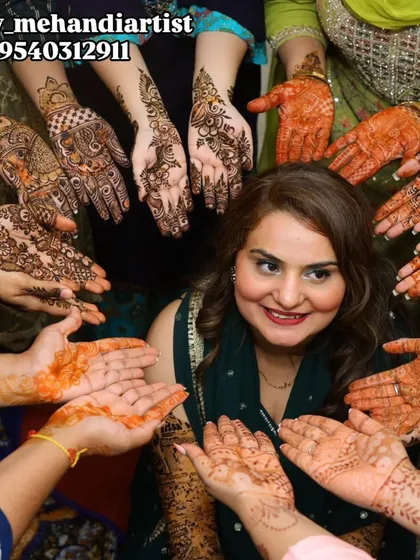 There's nothing better than seeing a happy client and her friends showing off their mehandi. This is what a celebration looks like.