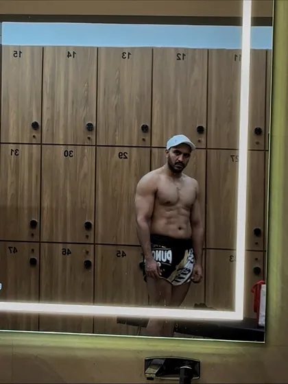 This is the result of a disciplined cutting phase. Following a solid nutrition plan allows you to reveal the muscle you've built. No magic tricks, just consistent macro tracking and smart food choices.