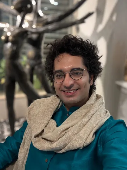 After a lovely Ghazal performance in Delhi. I enjoy accompanying vocalists, as it requires a delicate and responsive style of playing to complement the poetry and melody.