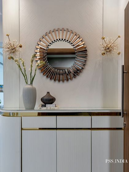 Art & Sculptural Details photo 3