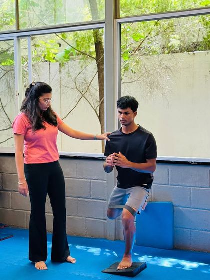 Rashmi Attarde, our Sports Physiotherapist, brings both skill and light. She is the bridge between training and nutrition, supporting every athlete with empathy, heart, and a solution-oriented mindset.