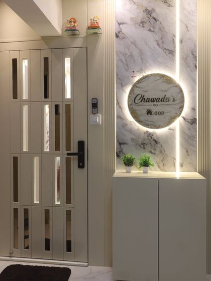 Welcoming Entrances & Foyers photo 8