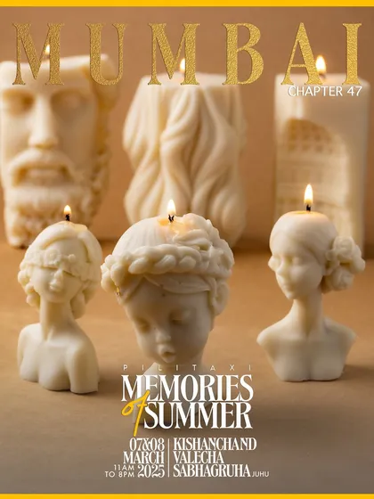 A collection of my Greco-Roman inspired bust candles. These are hand-poured from soy wax and serve as stunning decorative pieces, bringing a touch of classic art to your home.