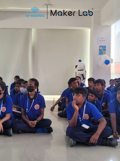 Students sit engaged during a presentation at our Maker Lab. We combine hands-on building with clear, concise instruction.