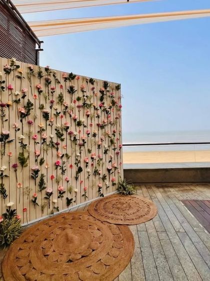 Traditional & Floral Decor photo 4