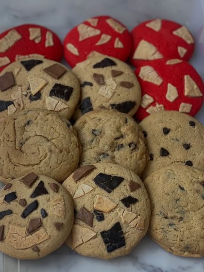A mix of our popular cookies, including the Red Velvet and Triple Chocolate chunk. Perfect for when you can't decide on just one flavor.