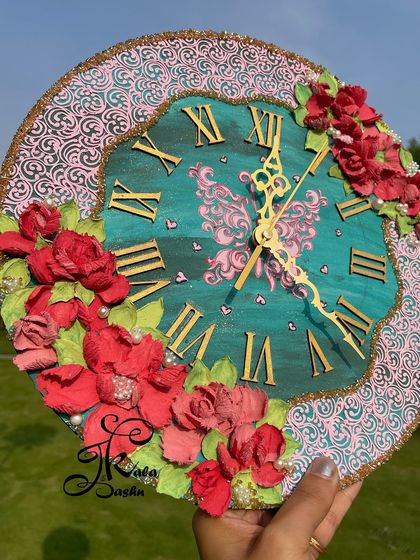 Jashn-e-Kala by Sakshi - Custom Russian Sculpture Decor Custom Wall Clocks photo 32