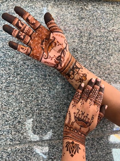 A different view of the mother and child silhouette design, also showing a "Boy or Girl" theme with cradles on the other hand.