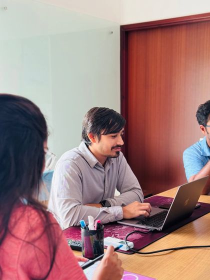 A close-up of the Qua Nutrition team during our monthly review meeting. We analyze student progress and share key insights to ensure our athletes are fueled for success.