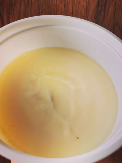 Here is my pure pork lard in its liquid state, freshly rendered and ready for bottling. It’s completely natural with no additives, just pure flavour.