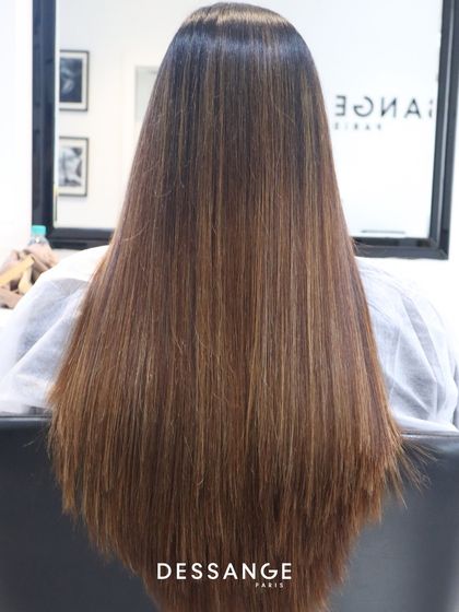 A before-and-after look at the power of our Kérastase Fusio Scrub hair spa. Damaged, dull locks are transformed into smooth, shiny, and healthy-looking hair.